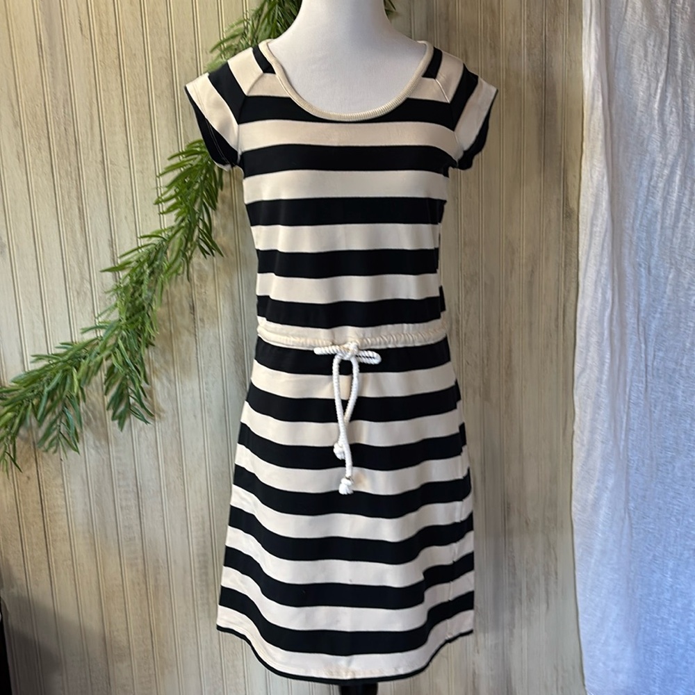 Hanna Andersson Black & Cream Drawstring Waist Striped Casual Dress, XS, Stretch